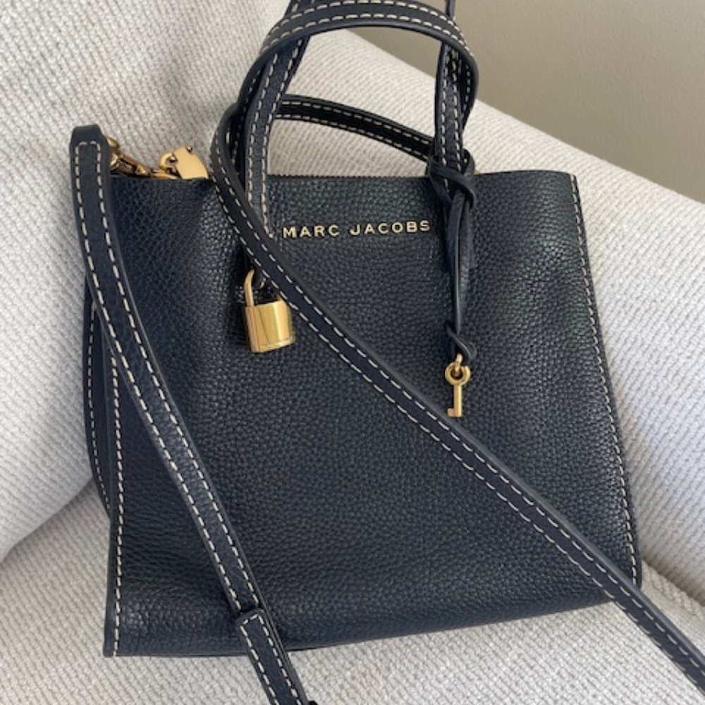 NWOT MARC JACOBS "mini" GRIND BLACK LEATHER  CROSSBODY BAG